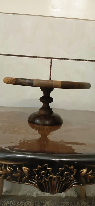 شیرینی خوری یا کیک خوری برند شاهو جنس چوب گردو ابعاد ۳۰ در ۳۰