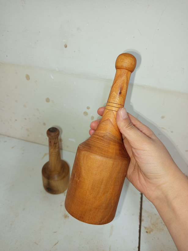 گوشتکوب چوبی برند شاهو جنس چوب گردو سایز بزرگ