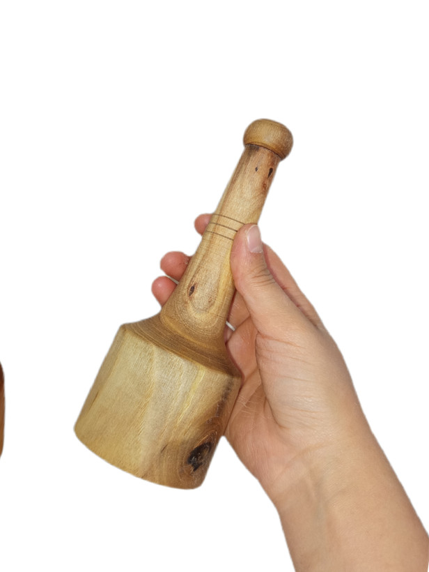 گوشتکوب چوبی برند شاهو جنس چوب گردو سایز کوچک