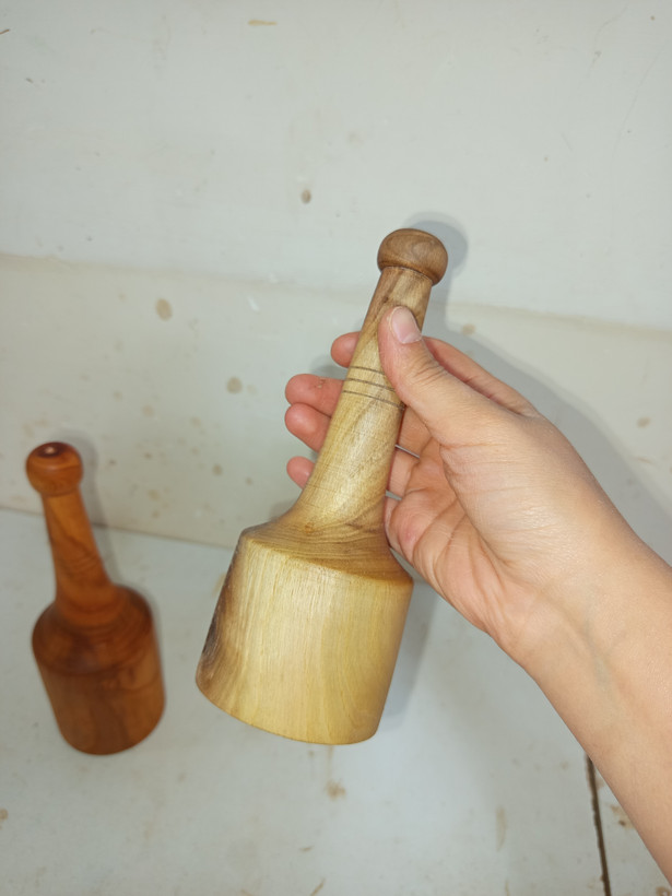 گوشتکوب چوبی برند شاهو جنس چوب گردو سایز کوچک