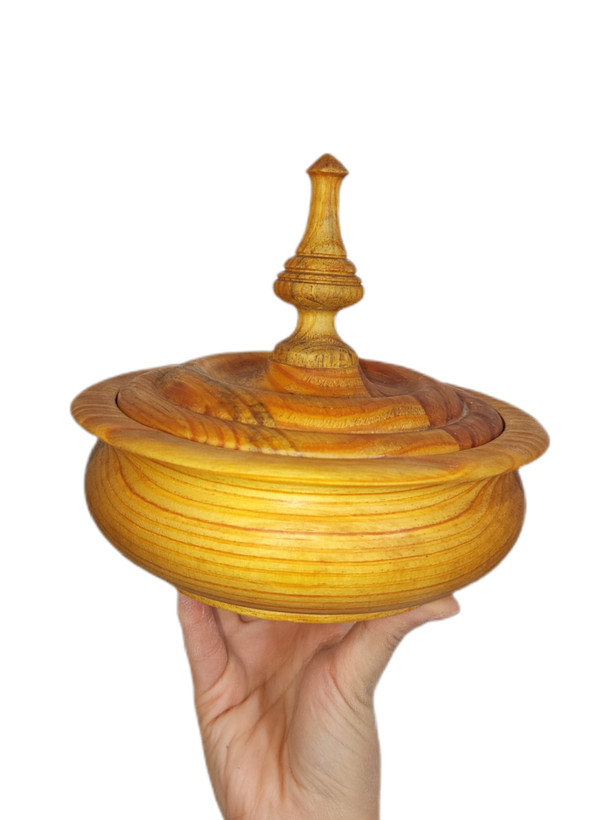 شکلات خوری برند شاهو جنس چوب کاج ابعاد ۲۰ در ۲۰